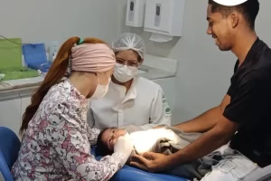 Cirurgia de correção do “freio lingual” está disponível na rede pública, com equipe especializada